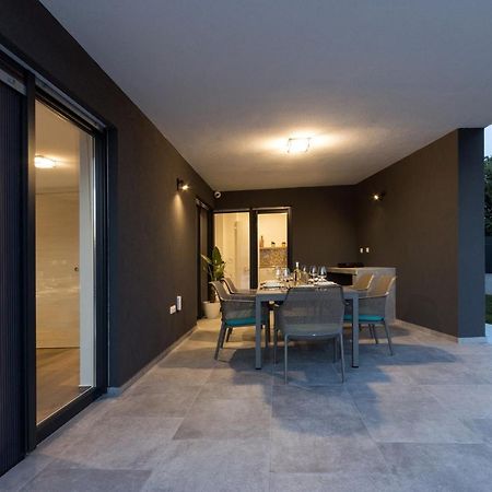 Modern 3-Bedroom Villa With A Private Pool Pula Zewnętrze zdjęcie