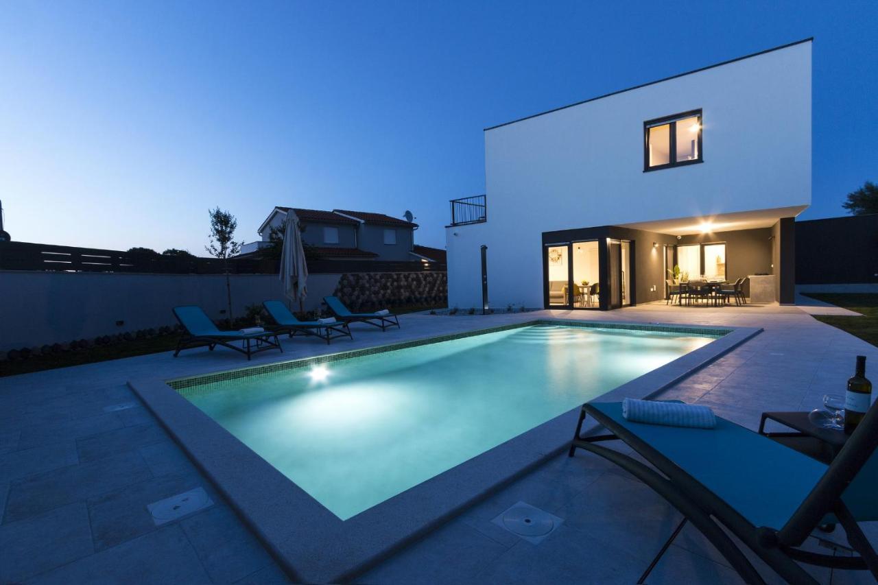 Modern 3-Bedroom Villa With A Private Pool Pula Zewnętrze zdjęcie